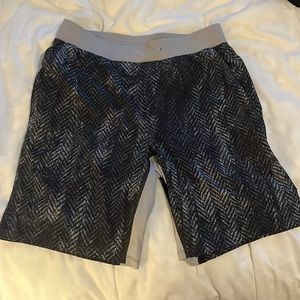 Men’s Large Lululemon Athletic Shorts